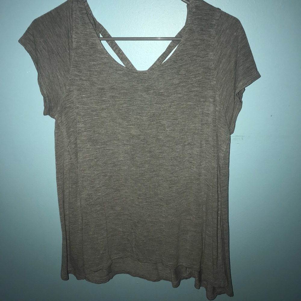 Grey tee, crossed in back